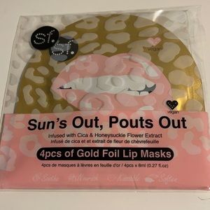 Sun’s out, Pouts Out lip mask